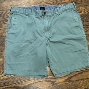 J Crew Men’s Chino shorts waist 38 inseam 9